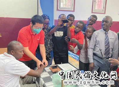 六十年援外医疗书写大爱无疆(中国援外医疗队派遣60周年)